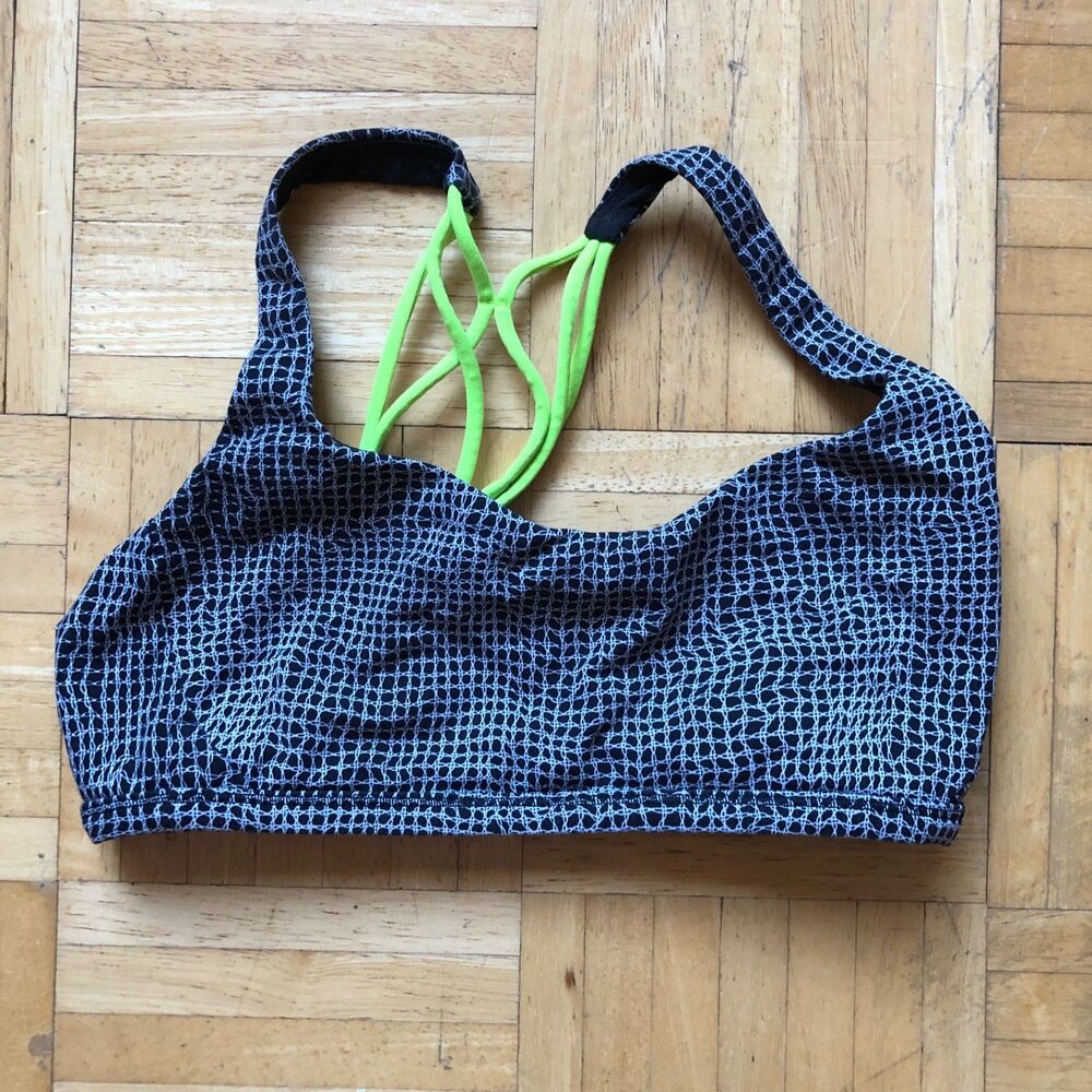 Lululemon Bra Free to Be Zen Size 4 Black Strappy Back Workout Gym Activewear